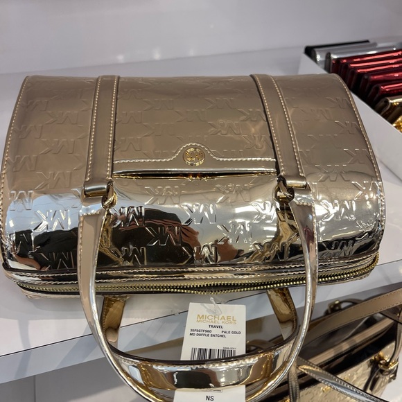 MICHAEL KORS Jet Set Medium Metallic Logo Debossed Satchel
Pale Gold 
NWT - Picture 10 of 16